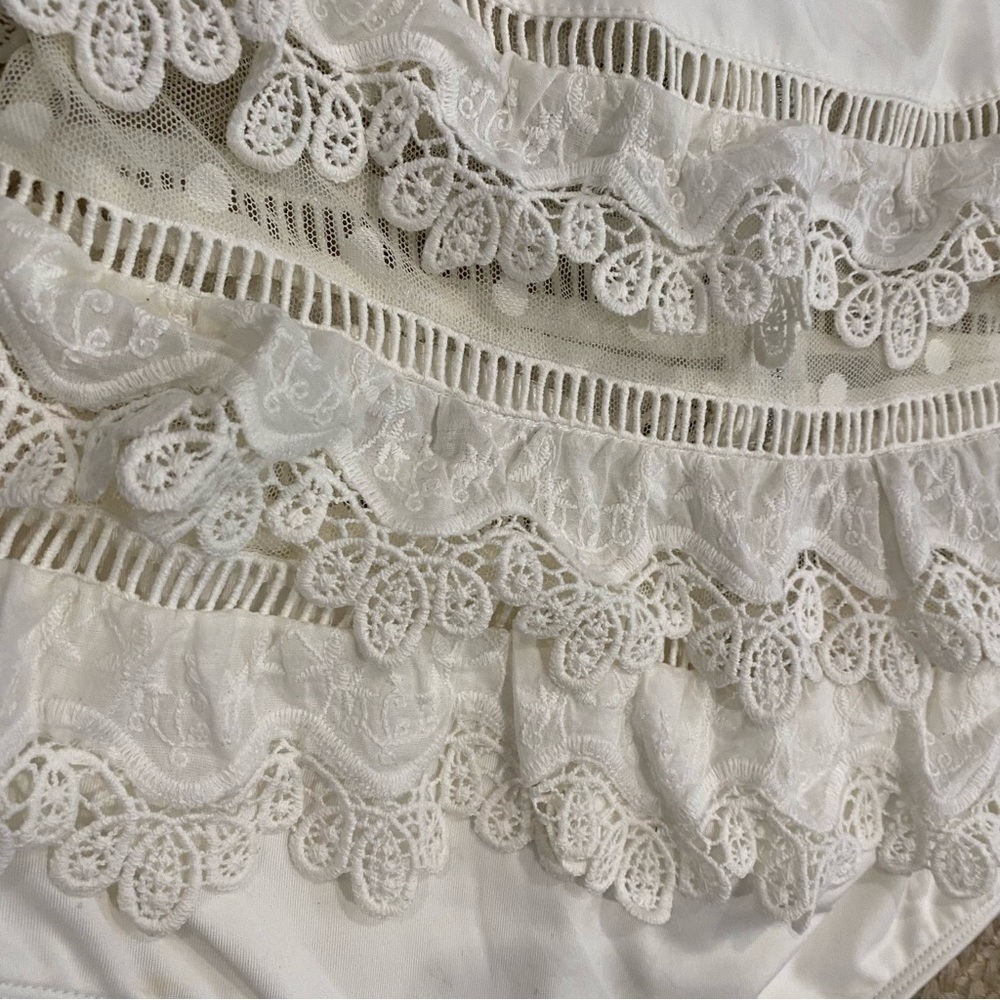 Alpha & omega white OFF-SHOULDER RUFFLE BODYSUIT M - Picture 2 of 6